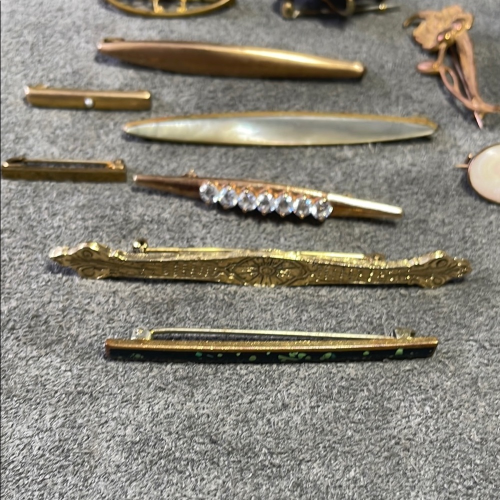 Lot of Vintage Bar Brooches and Scatter Pins - Picture 4 of 10